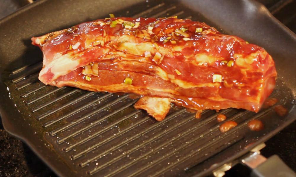 Costillas con adobo de cerveza