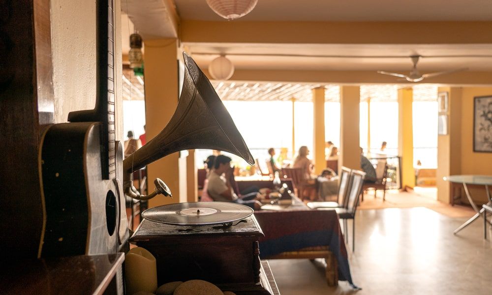 10 consejos para poner buena música en su restaurante.