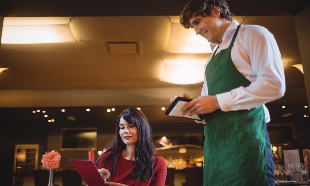 ¿Cómo hacer una buena experiencia al cliente en un restaurante?